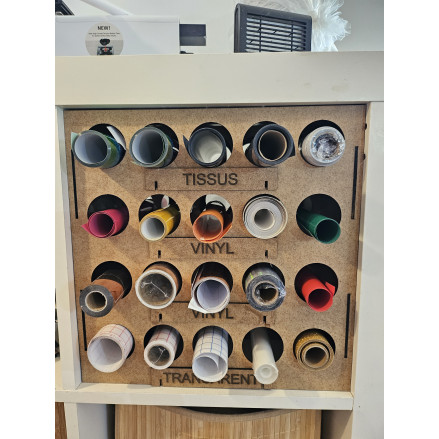 Rangement pour rouleaux vinyle ou bombe de peinture.