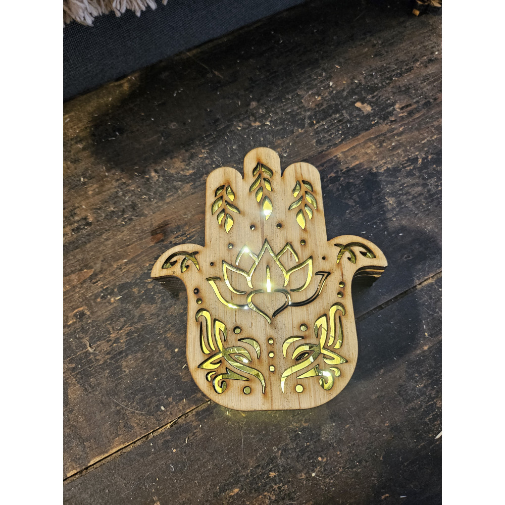 Petite main de Fatma led à pile